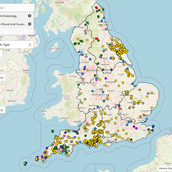 Discovering Object Stories: Linking Unstructured Museum Data Through Semantic Annotation